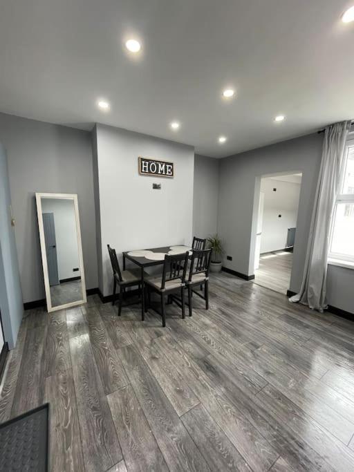 Central Area Entire Terrace House Lincoln Exterior photo